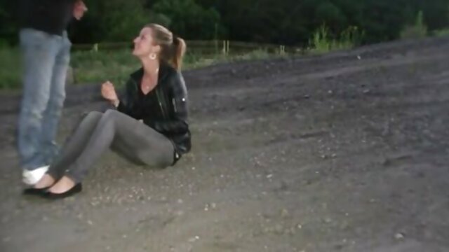 Một tên xec xxxx côn đồ và một cô gái da đen nóng bỏng có một tốt hoang dã Tình dục