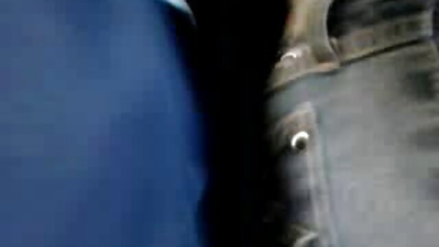 Người bạn nhựa phĩm xxxx dài của cô.