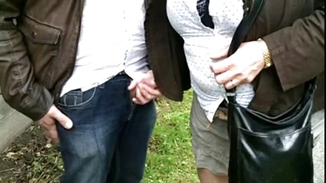 Dễ phim xes xxxx thương tóc vàng hút vòi nước trong giường trước khi chụp cum bắn trên cô ấy mặt