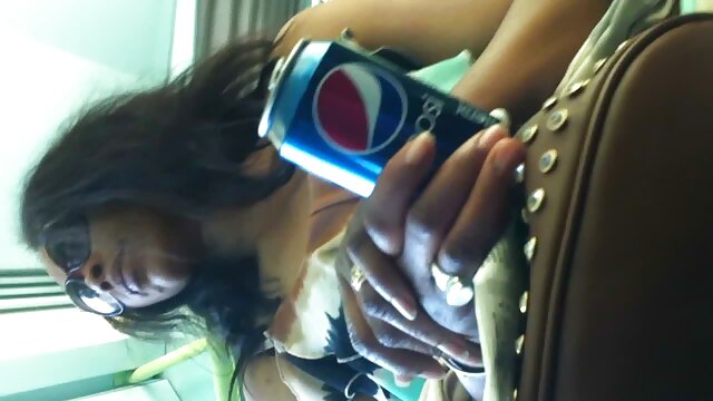 Con gà trống bú Arisa Aoyama không thể phim xxxx pha trinh đợi để nuốt