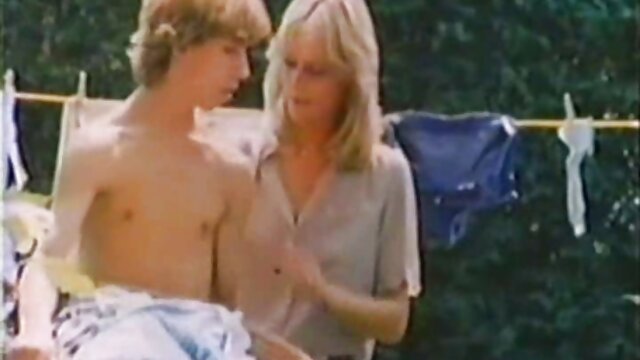 Stud mất tiền fim sex xxxx vì đóng đinh sexy Babe