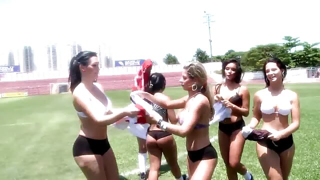 P. thực sự phim xxxc thủ dâm trong phòng ngủ của họ