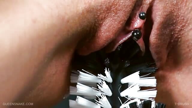 thằng douchey xxxx lau xanh chết tiệt một con gà con. Vì vậy, L.A.