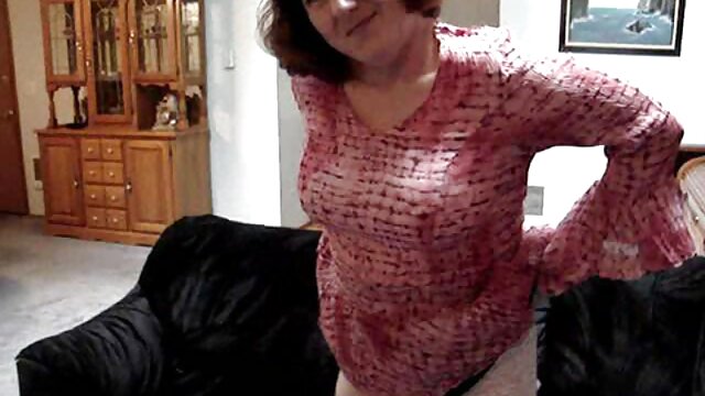 Busty trưởng thành phim xex xxxx tóc vàng Babe trong vớ và mini váy